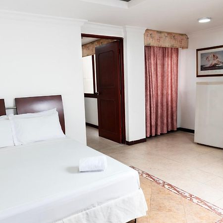 Hotel Plaza Las Americas 卡利 外观 照片