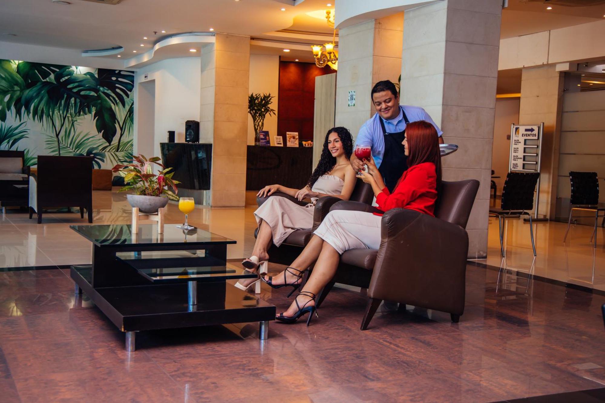 Hotel Plaza Las Americas 卡利 外观 照片