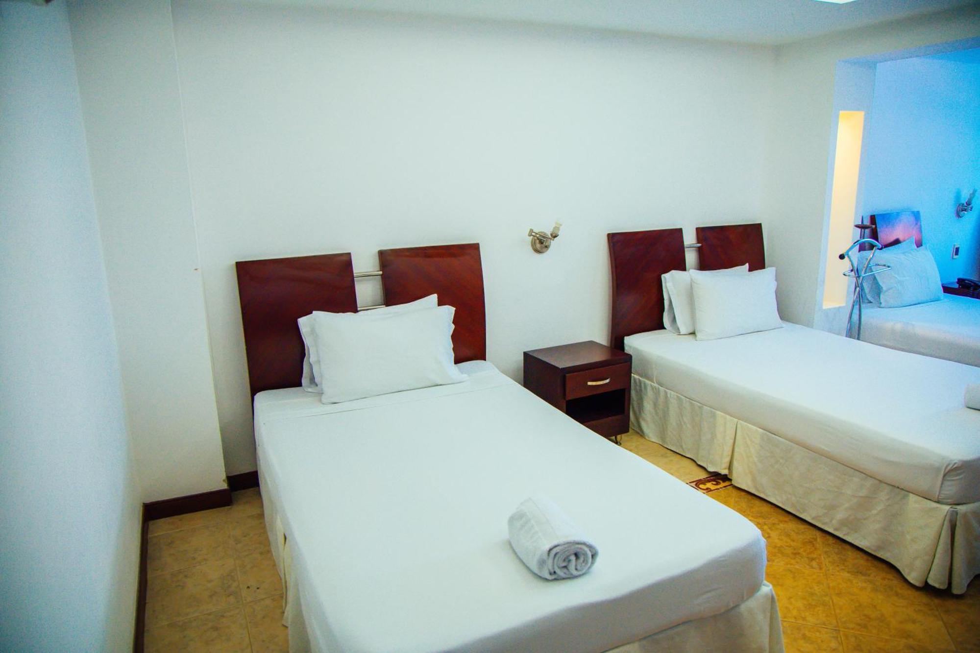Hotel Plaza Las Americas 卡利 外观 照片