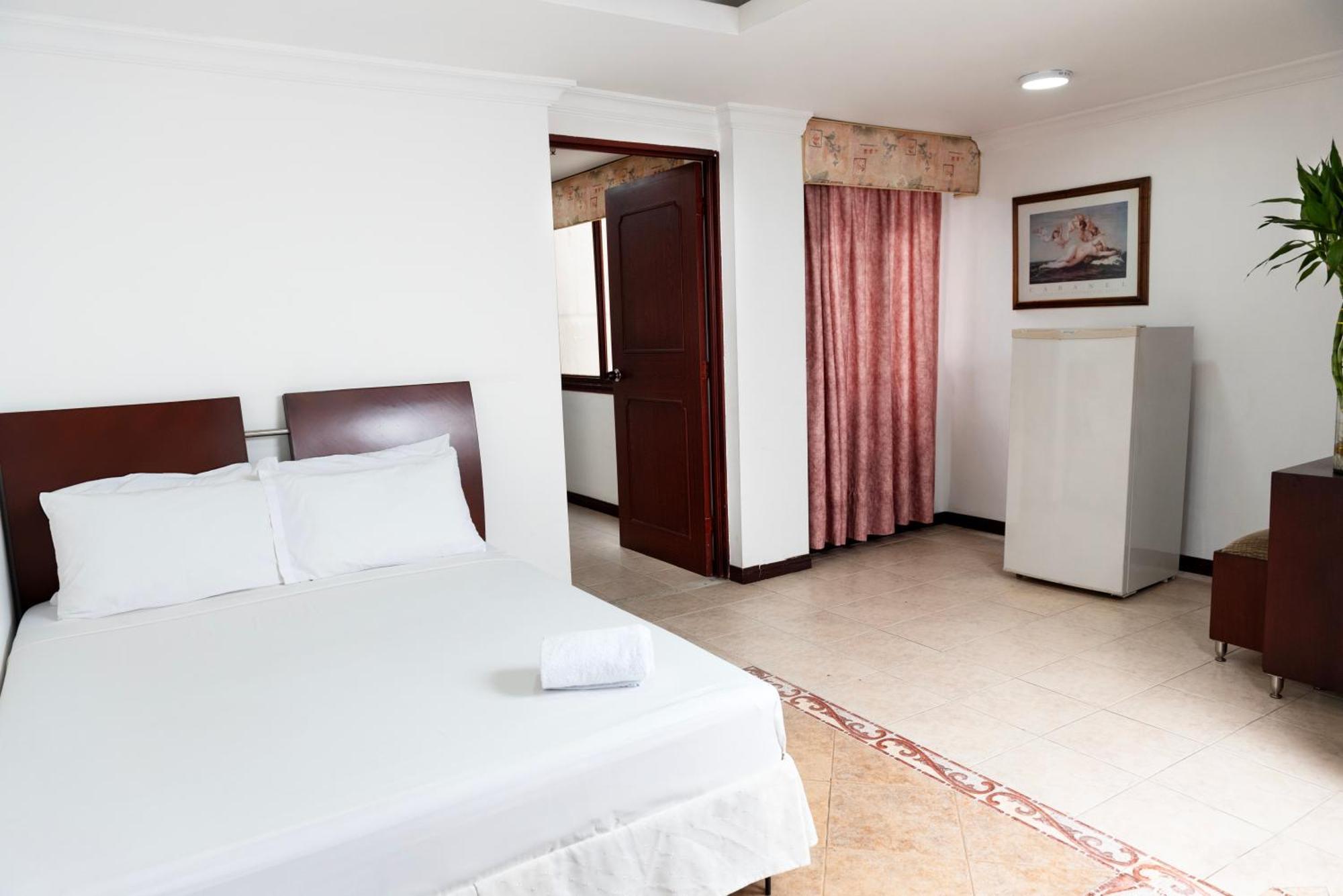 Hotel Plaza Las Americas 卡利 外观 照片