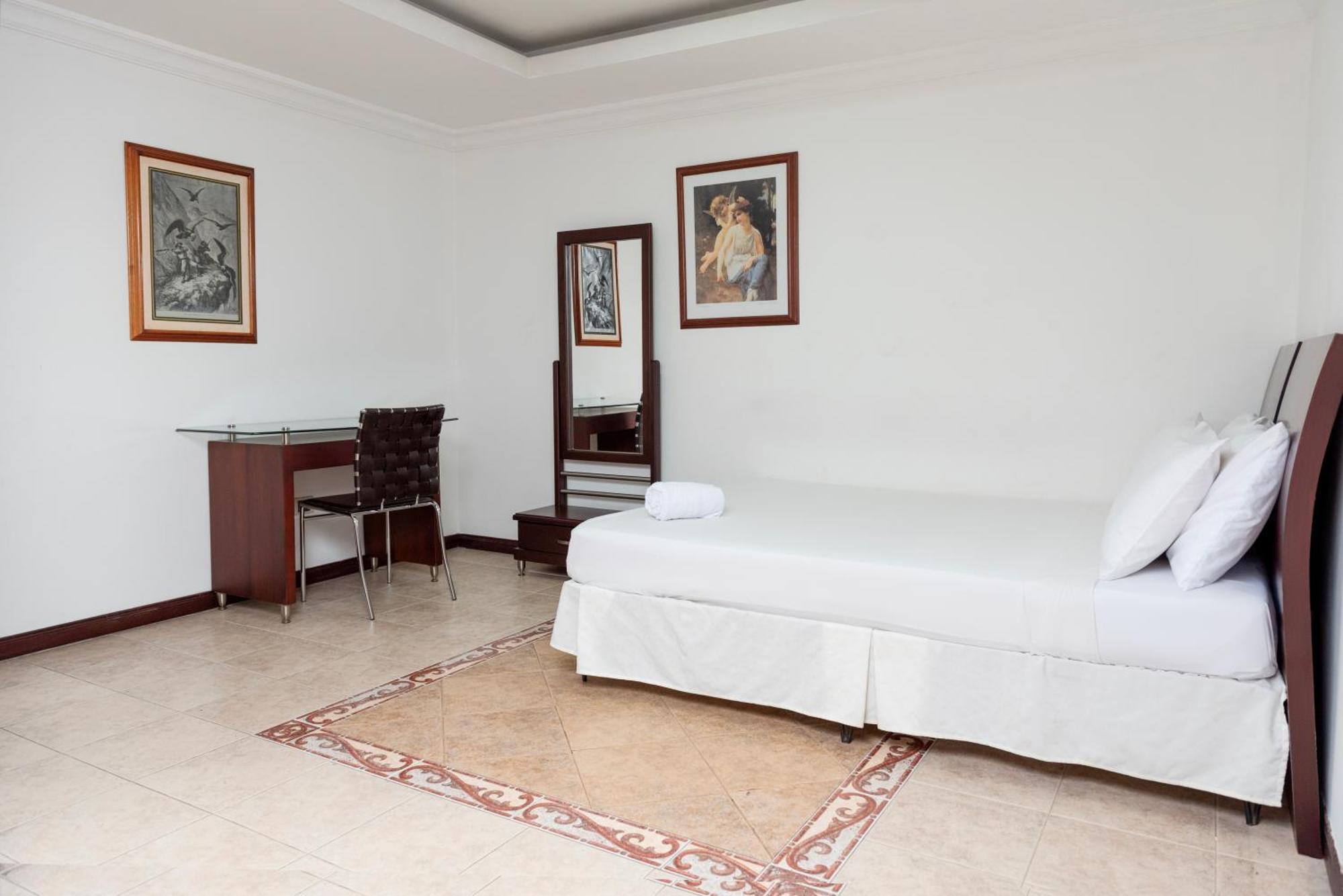 Hotel Plaza Las Americas 卡利 外观 照片